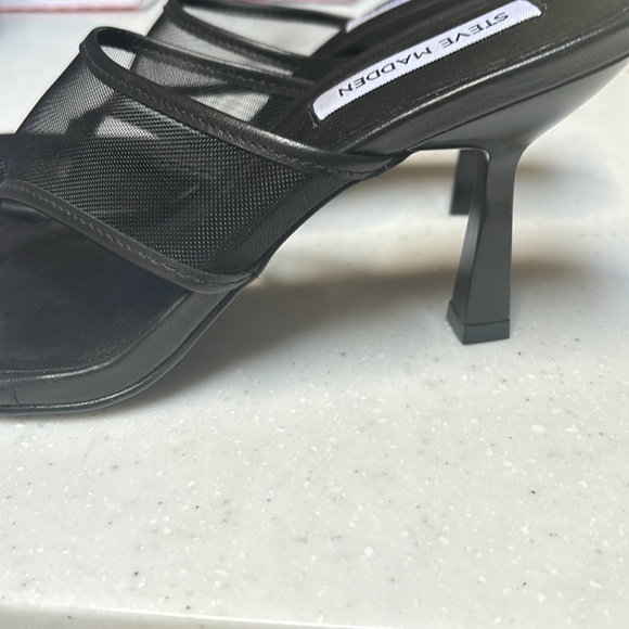 Steve Madden black mesh thong heels - Picture 2 of 4